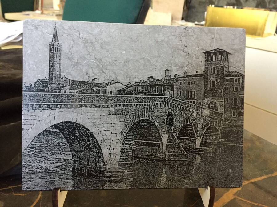 Ponte Pietra di Verona inciso al laser su marmo